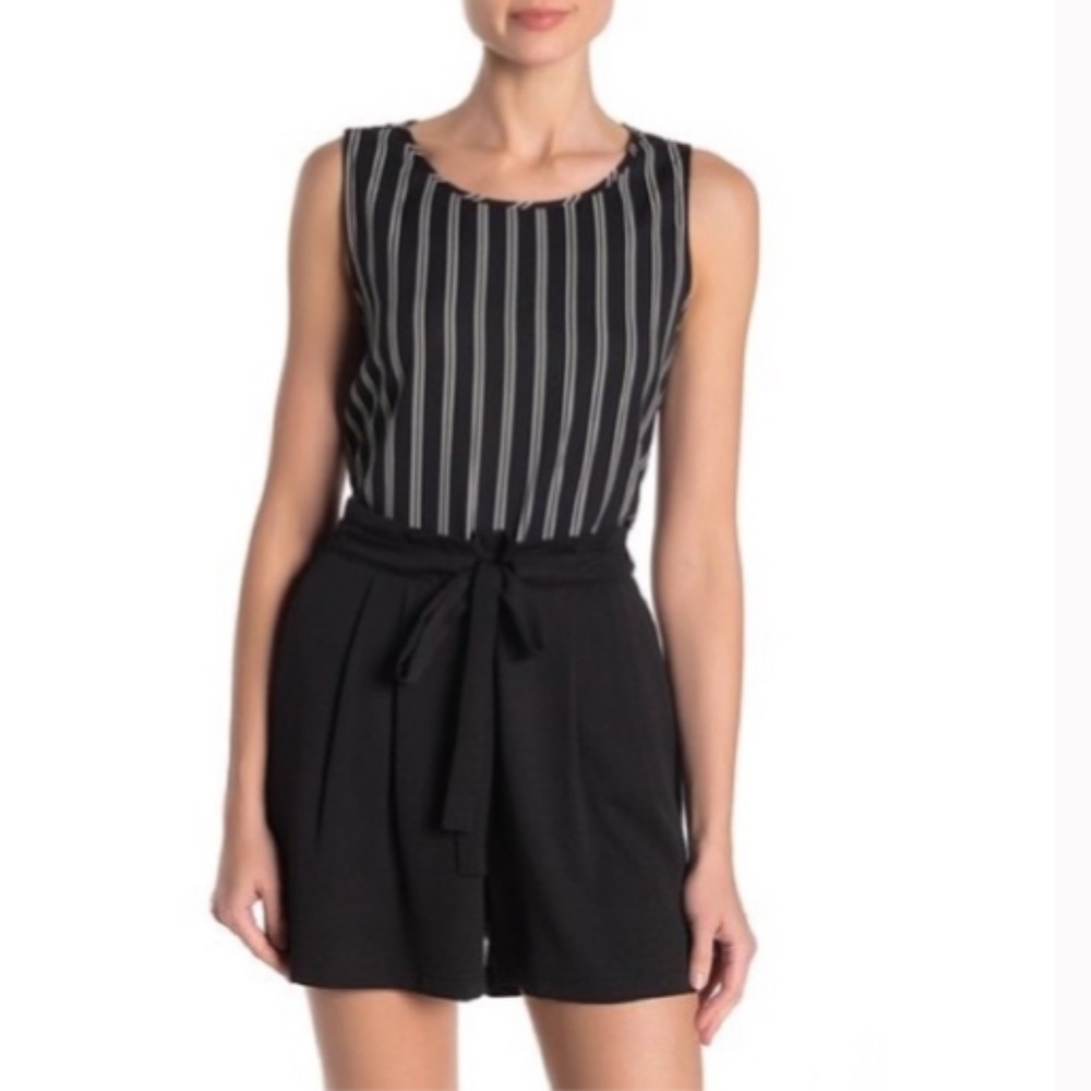 Sleeveless Shell Top in Black Ivory Stripe